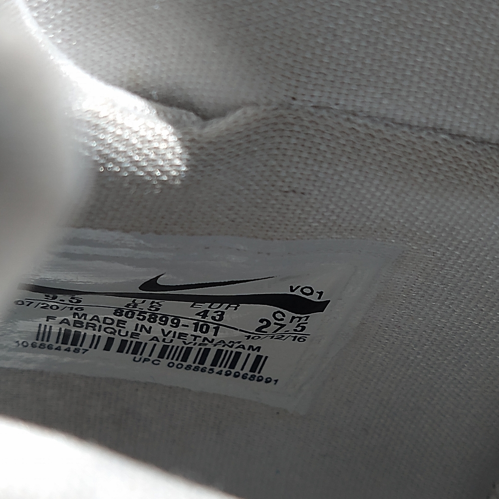 Nike - Picture 5 of 6
